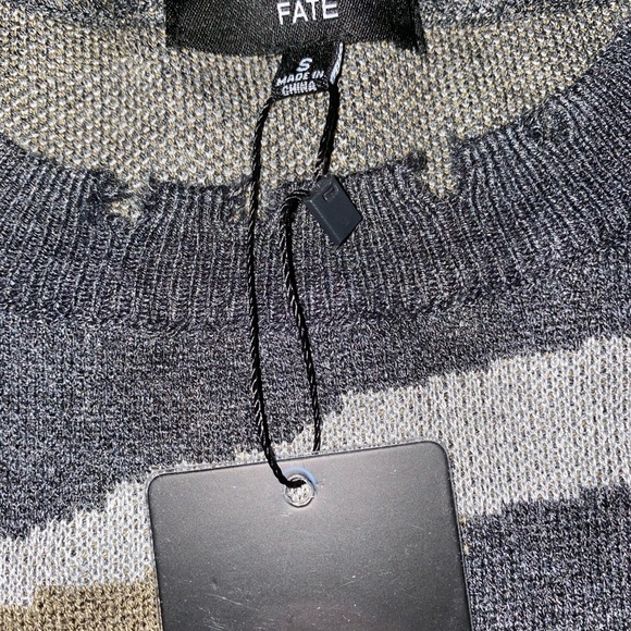 Fate Distressed Camo Crew Neck Sweater - Picture 7 of 9